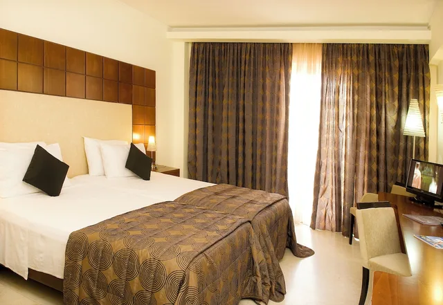 غرفة قياسية رباعية بسرير كوين وسريرين منفصلين، Zante Park Resort & Spa BW Premier Collection 3/10