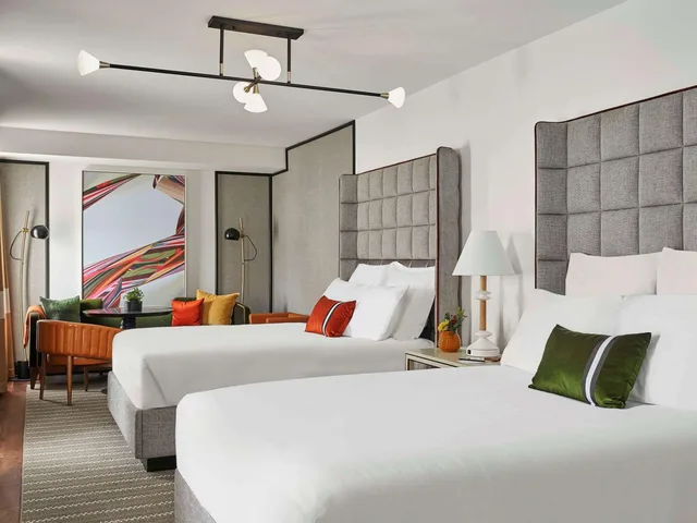 غرفة فاخرة بسرير كوين، 21c Museum Hotel St Louis 2/8