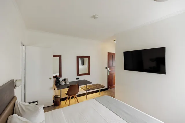 Connecting, Family Suite, 1 Double and 2 Queen Beds, Parque Del Lago Hotel 7/10