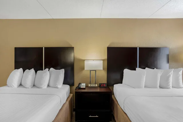 جناح بسريرين كوين، Best Western Harrisburg North 2/3