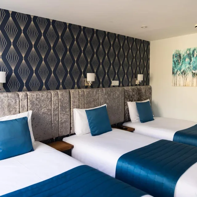 Room, Triple, Private Bathroom, Top Floor, George 2/8