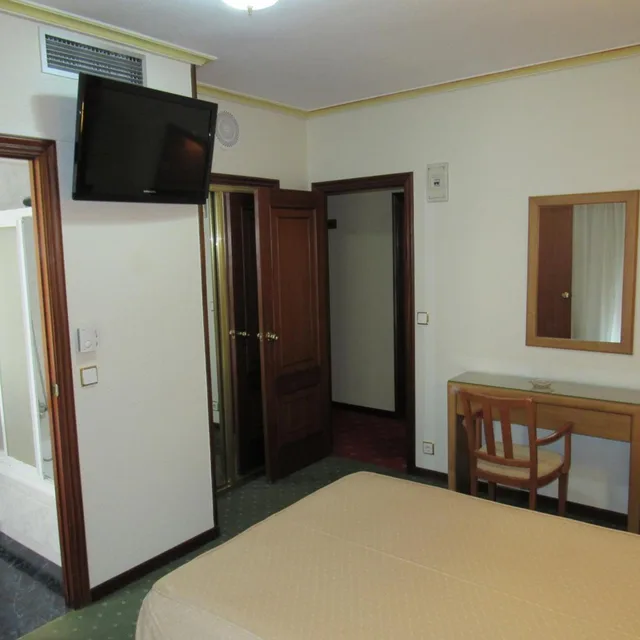 Deluxe, Double Bed, Virgen Del Camino 3/4