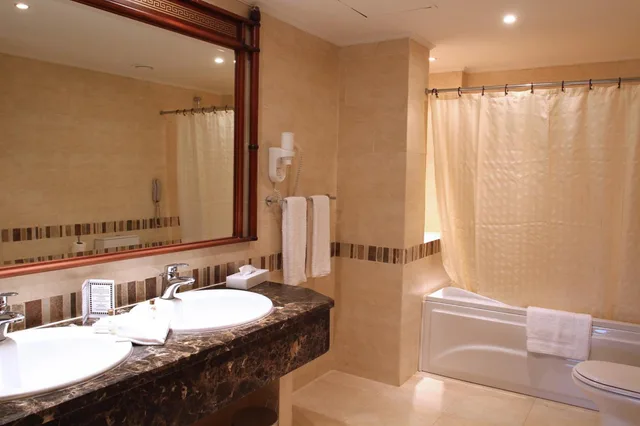 غرفة ديلوكس بسرير مزدوج أو سريرين منفصلين بإطلالة على النهر، Jolie Ville Resort & SPA kings Island Luxor 2/2