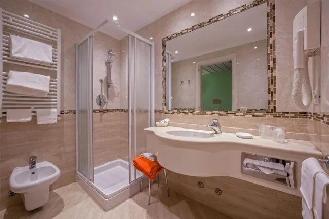 Room, Twin Beds, Savoia Thermae Spa 8/9