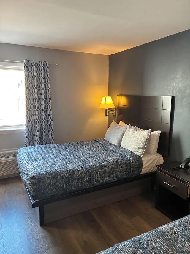 غرفة قياسية بسريرين مزدوجين، MainStay Inn 1/10