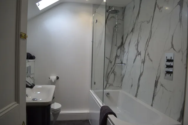 غرفة عائلية بسرير كينج مع أريكة، COED-Y-FRON GUEST HOUSE 3/3