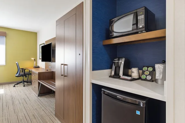 غرفة قياسية بسرير كينج، Hotel Fairchild 8/10