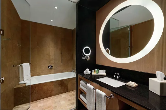 1 Bedroom, Suite, King Bed, Executive Level، Hilton Lima Miraflores 4/6