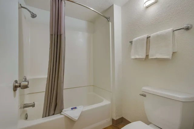 غرفة قياسية بسرير مزدوج، Motel6 Tempe, AZ - Broadway - ASU 3/5