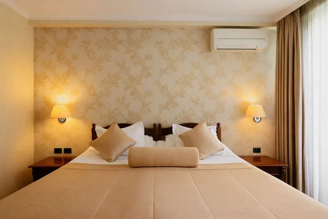 Standard, Double Bed, Grand Hotel & Spa Tirana 3/5