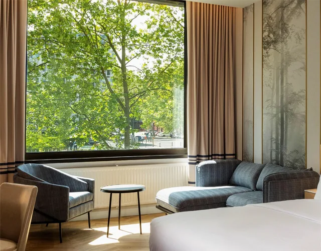 غرفة ديلوكس بسرير كينج، DoubleTree by Hilton Berlin Ku’damm 2/3