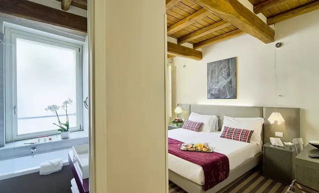 جناح جونيور مفرد، Trevi Palace Luxury Inn 1/2