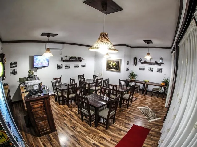 Hotel Bujtina e Bardhe، قورتشة 23/29