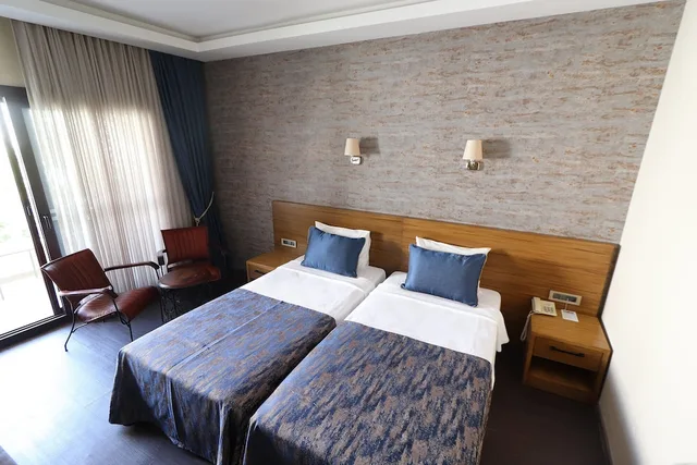Standard, Twin Beds, Land View، Azka Hotel 1/10