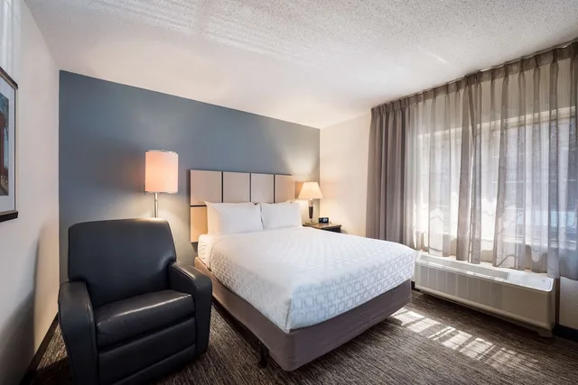 1 Bedroom, Suite, Queen Bed, Accessible, Sonesta Simply Suites Las Vegas 4/10