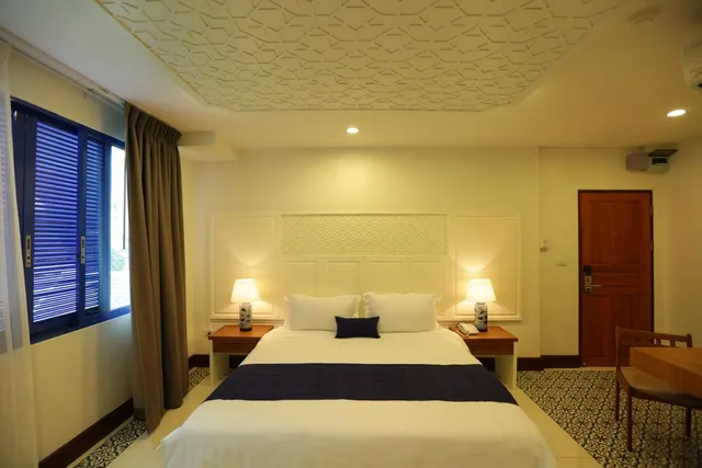 Deluxe, King Bed, Nandha Hotel 2/10