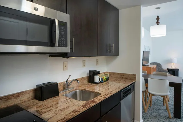 استوديو بسرير كوين، TOWNEPLACE SUITES HUNTSVILLE WEST/REDSTONE GATEWAY 7/7