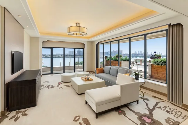 جناح تنفيذي بسرير كينج مع دخول الصالة، Radisson Blu Hotel Wuhan ETD Zone 2/3