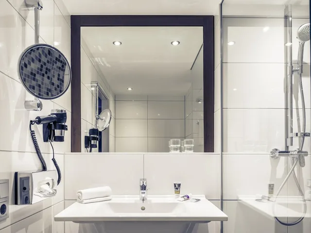 غرفة قياسية بسرير مزدوج مع أريكة، Fuerther Hotel Mercure Nuernberg West 8/8