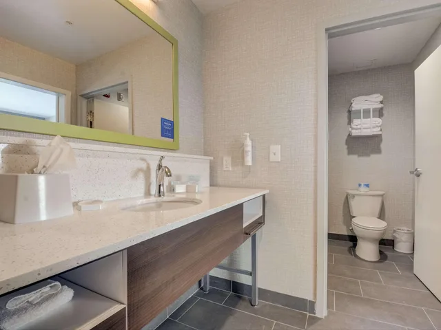 استوديو بإطلالة، Hampton Inn and Suites Williamstown Ark Encounter 8/10
