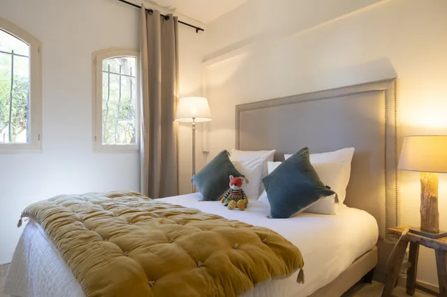 2 Bedrooms, Suite, King and Queen Bed, Sea View, Sofa, with Pool، La Bastide D Antoine 1/7