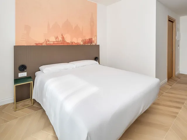 غرفة قياسية بسرير كوين، B&B HOTEL Venice Laguna 7/10