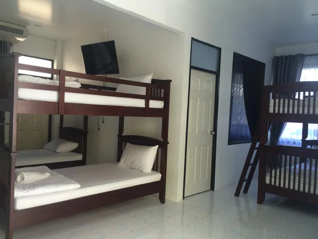Mixed Dorm, Lay Trang Resort 2/4