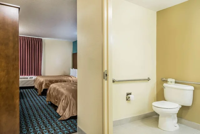 غرفة بسرير كينج لذوي الإعاقة، Quality Inn Loudon-Concord 4/5