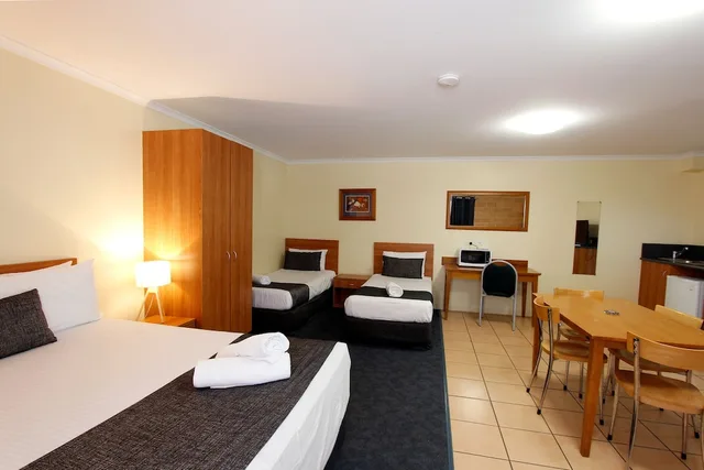 استوديو عائلي بسرير كوين وسريرين فرديين، Windmill Motel and Events Centre 9/10