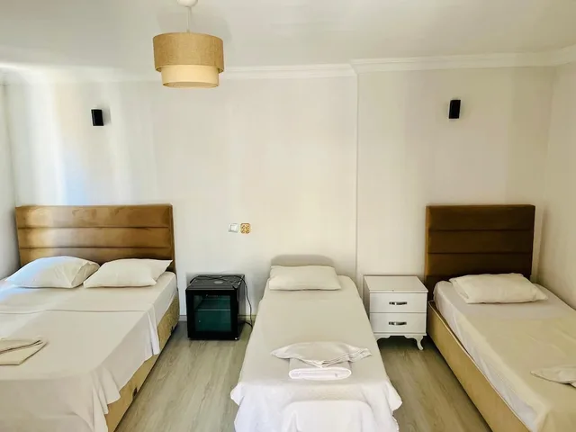 Room, Triple, 1 Double and 1 Single Bed, Delta Hotel 2/6