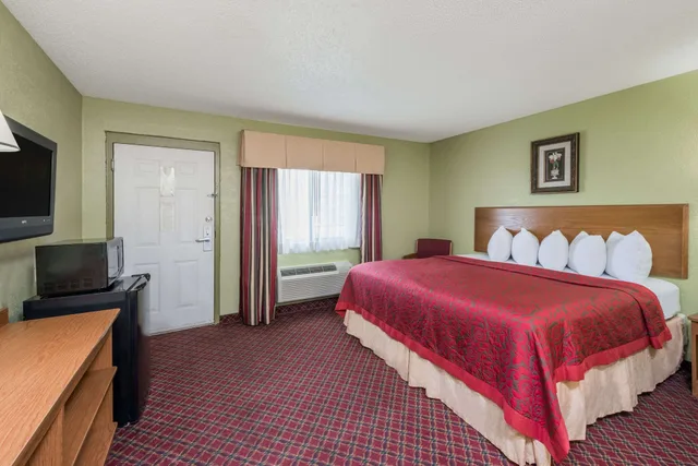 غرفة قياسية بسرير كينج، Economy Suites Springfield - I-44 1/4
