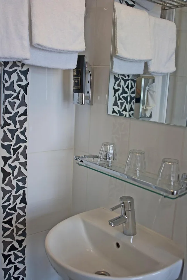 غرفة قياسية بسريرين منفصلين بشرفة، Hotel Allure 9/9