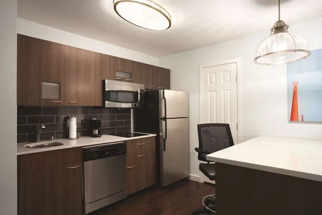 جناح بسريرين كينج بغرفتي نوم مع أريكة، HYATT house Pleasant Hill 2/5