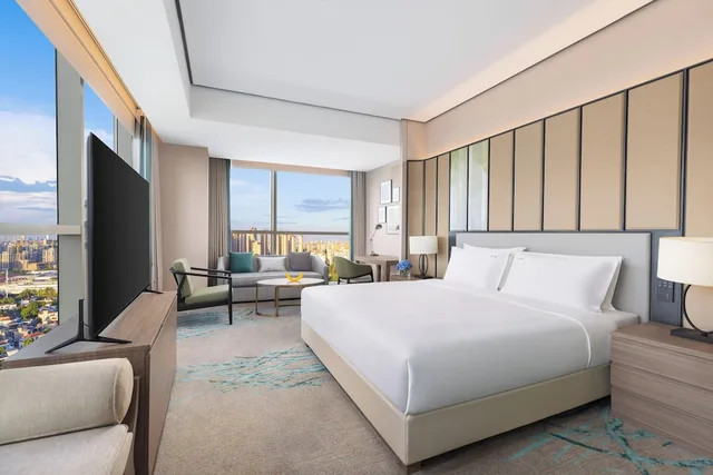غرفة بريميوم بسرير كينج، Holiday Inn Shanghai Minhang Center by IHG 1/4