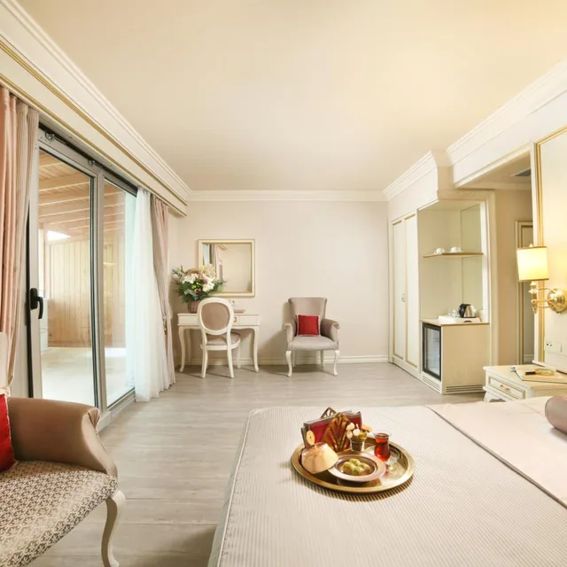 غرفة ديلوكس بسرير كينج بشرفة، Halifaks Hotel 4/5