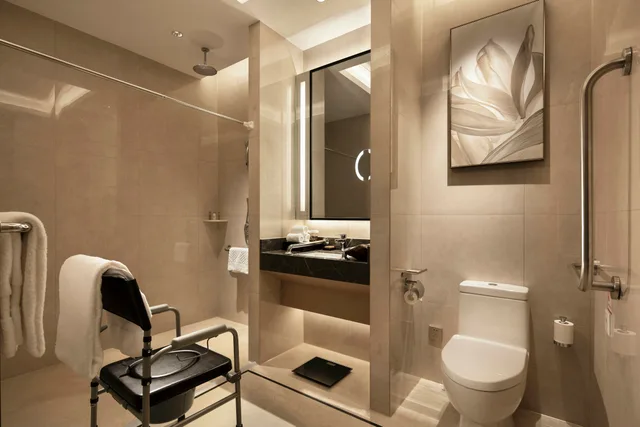 غرفة بسرير كينج لذوي الإعاقة، Doubletree By Hilton Yangzhou 3/3