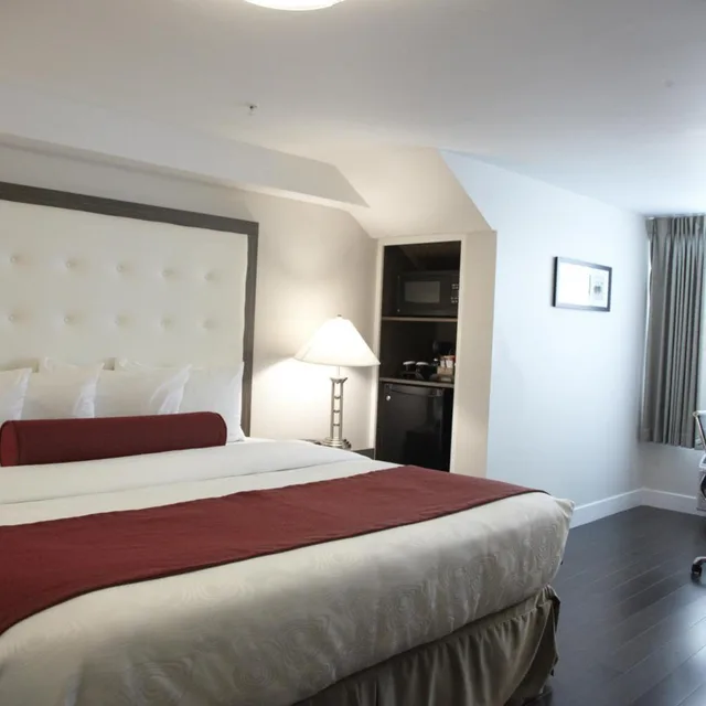 جناح بسرير كينج، Admiral Inn Mississauga 1/4