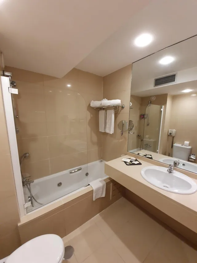 جناح جونيور، Hotel Central Parque 1/3