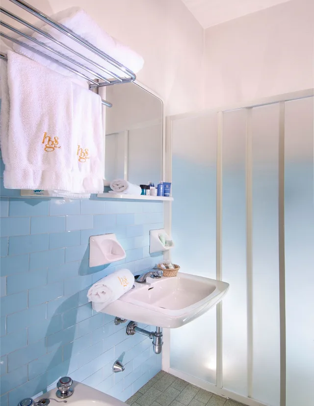 غرفة رباعية، Hotel St. Moritz 5/5