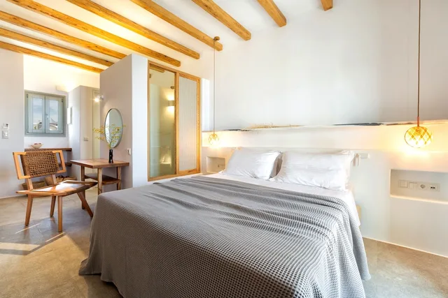 Superior, Queen Bed, Jetted Tub, Anemomylos Residence 2/5