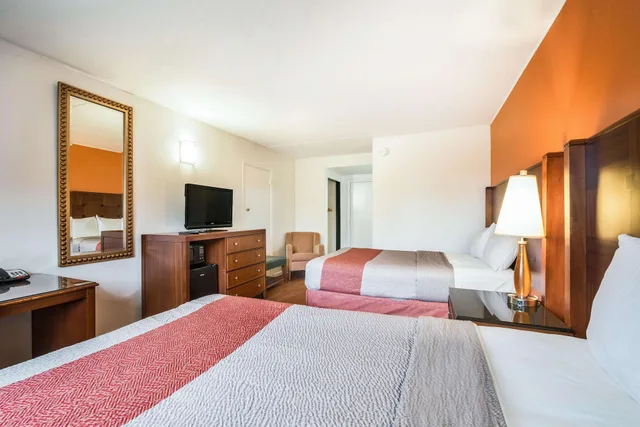 Standard, 2 Double Beds, Motel6 Tinton Falls, NJ - Neptune 1/5