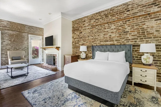 استوديو بسرير كينج وسرير كوين مع أريكة، Hilton Vacation Club Lodge Alley Inn Charleston 1/3