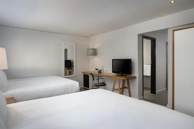 غرفة قياسية رباعية، Protea Hotel by Marriott Cape Town Sea Point 1/6