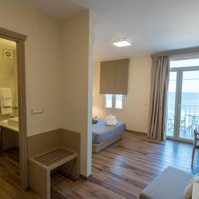 استوديو بريميوم، Grecian Castle Hotel 7/8