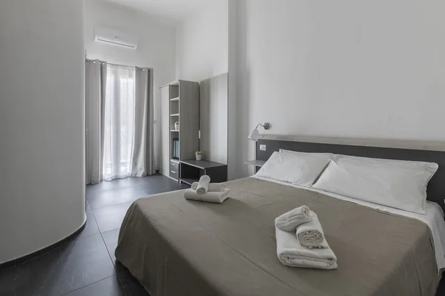 غرفة ثلاثية بسرير كوين وسرير فردي، B&B Vittoria 2/9
