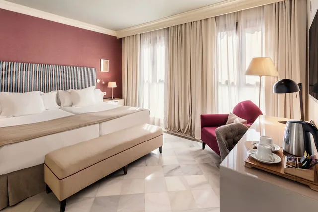 Junior Suite, King Bed, Vincci Albayzin Hotel 2/10