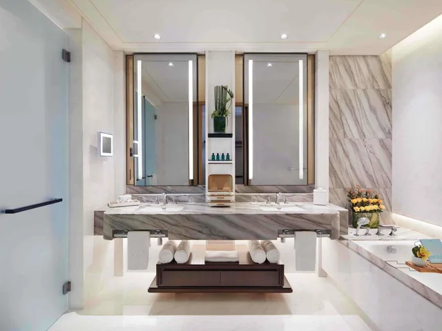 Heritage, Luxury, King Bed, with View, High Floor، Sofitel Singapore City Centre 2/2