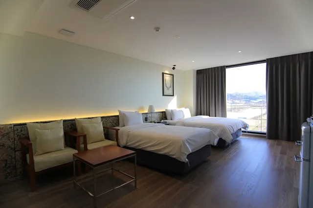 غرفة قياسية بسرير مزدوج وسرير فردي، Hotel Gite 6/10