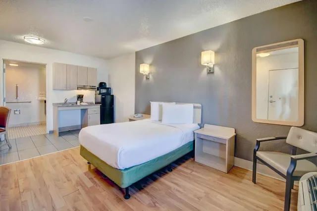 غرفة بسرير مزدوج بمطبخ لذوي الإعاقة، Studio6 Tucson, AZ - Irvington Road 3/4