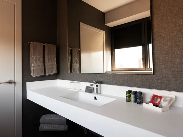 غرفة قياسية بسرير مزدوج أو سريرين منفصلين، HG City Suites Barcelona 1/1